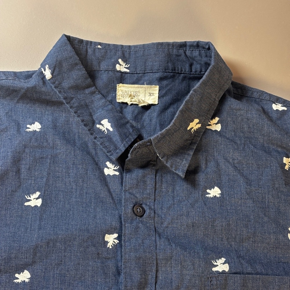 Walker & Hawkes Moose Print Shirt Mens XL Navy Chambray Button Down Outdoors